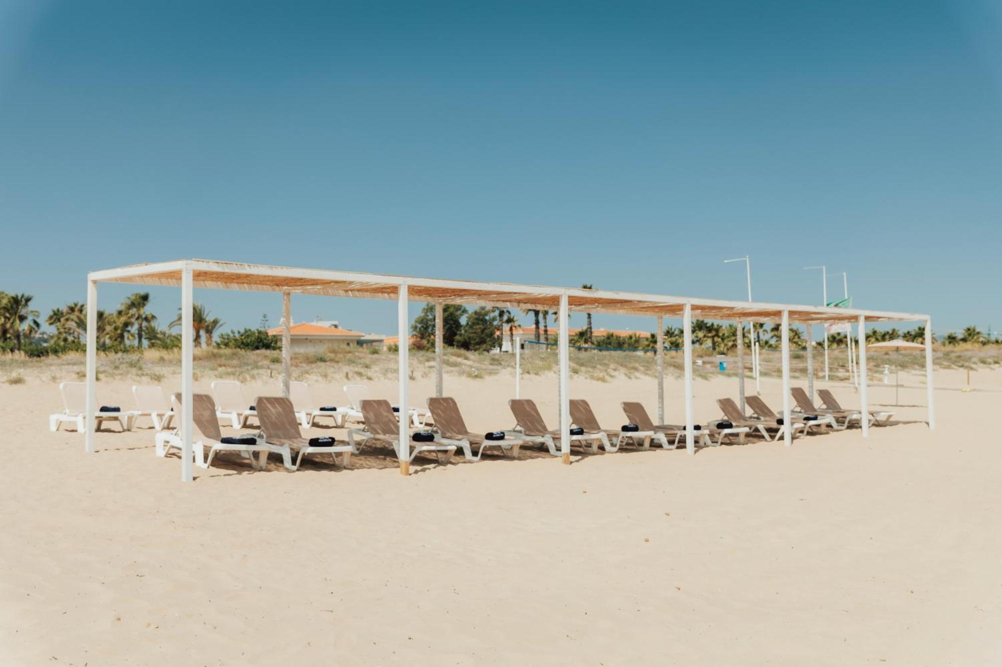 Kiko Park Oliva Hotel ภายนอก รูปภาพ